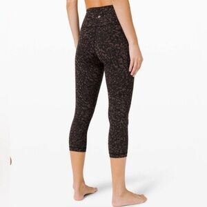 Lululemon Wunder Under Crop High Rise Full-On Luxtreme Size 8 Leggings.